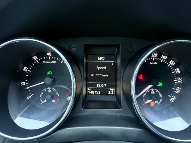 skoda-yeti-bensin-2012-big-15