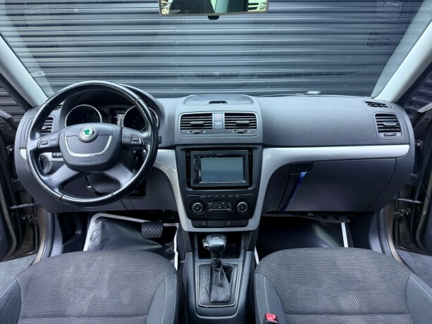 skoda-yeti-bensin-2012-big-9