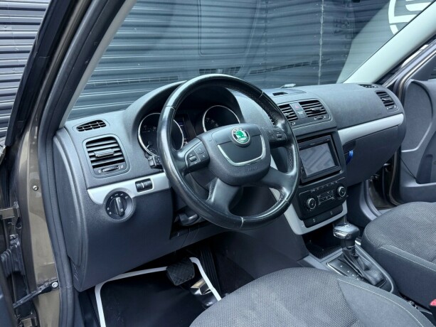 skoda-yeti-bensin-2012-big-11