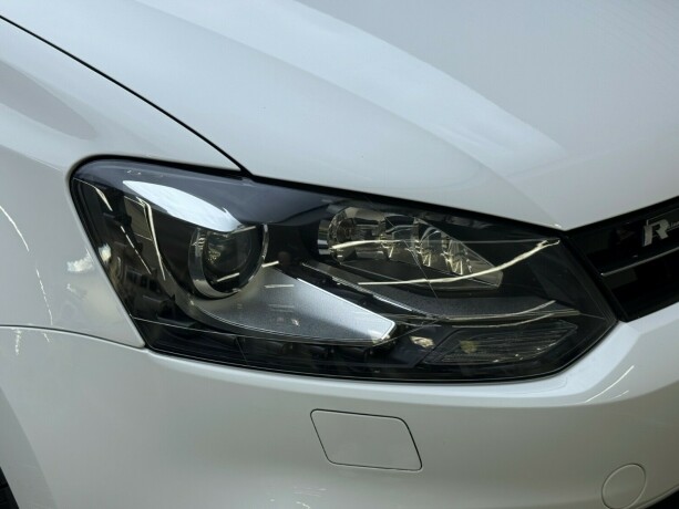 volkswagen-polo-bensin-2014-big-3