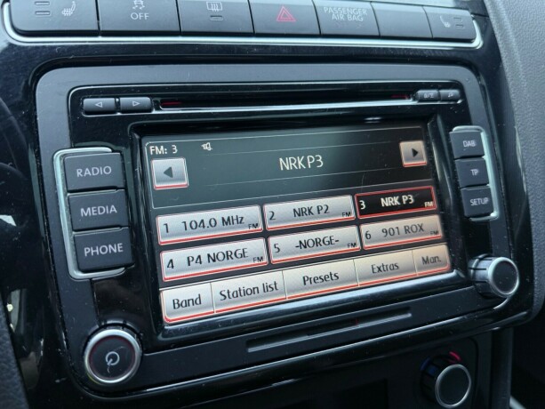 volkswagen-polo-bensin-2014-big-20