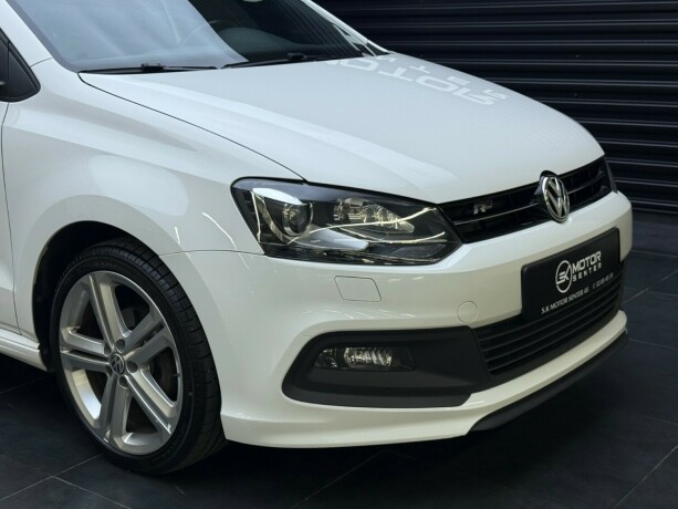 volkswagen-polo-bensin-2014-big-2