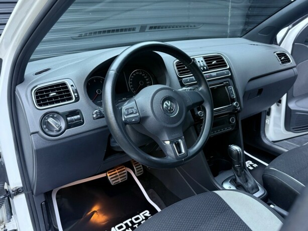 volkswagen-polo-bensin-2014-big-10