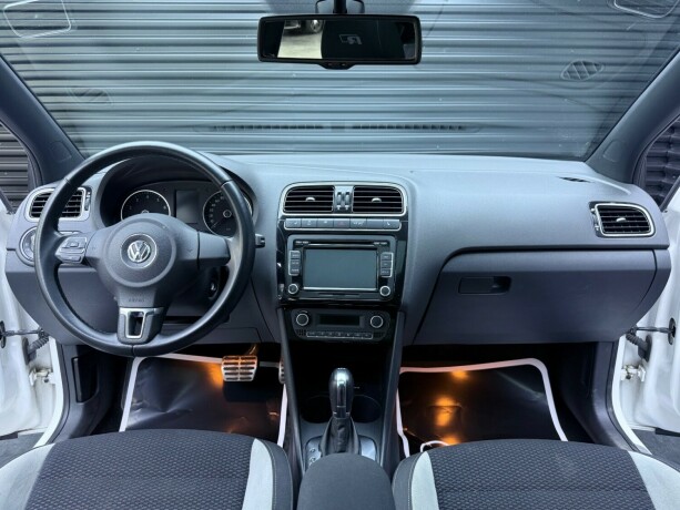 volkswagen-polo-bensin-2014-big-9