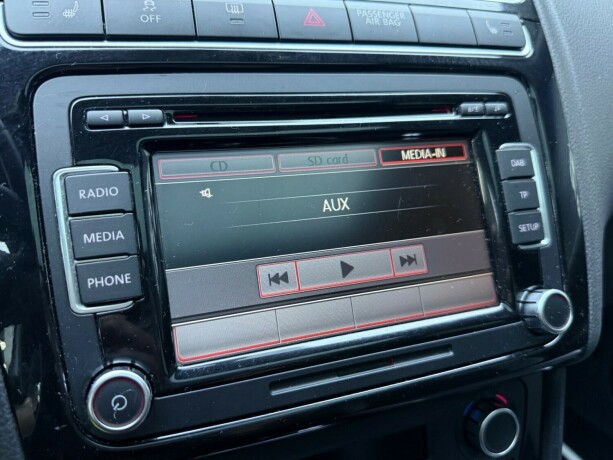 volkswagen-polo-bensin-2014-big-19