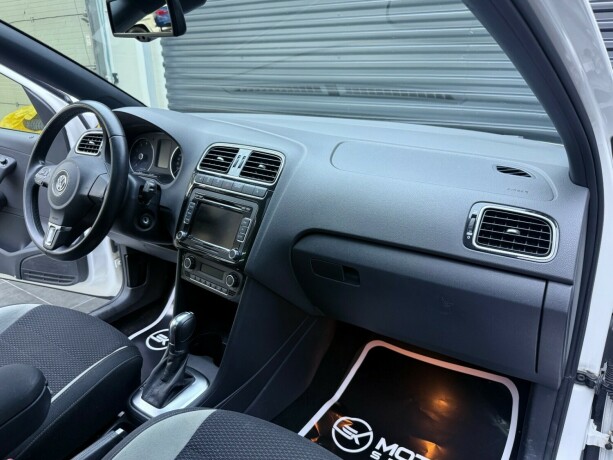 volkswagen-polo-bensin-2014-big-11