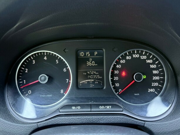 volkswagen-polo-bensin-2014-big-15