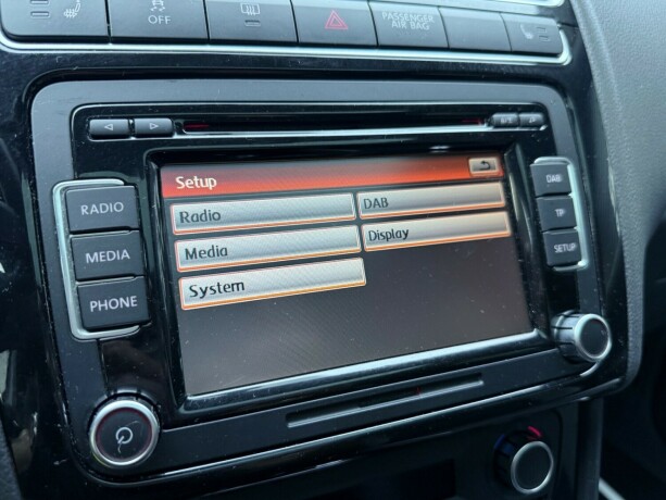 volkswagen-polo-bensin-2014-big-17