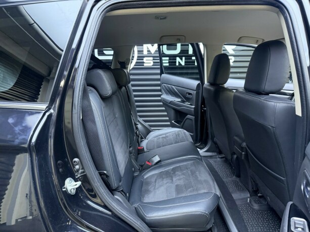 mitsubishi-outlander-elektrisitetbensin-2018-big-30