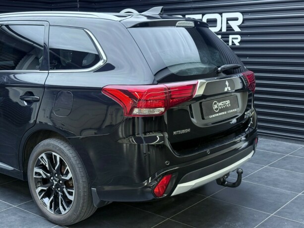 mitsubishi-outlander-elektrisitetbensin-2018-big-5