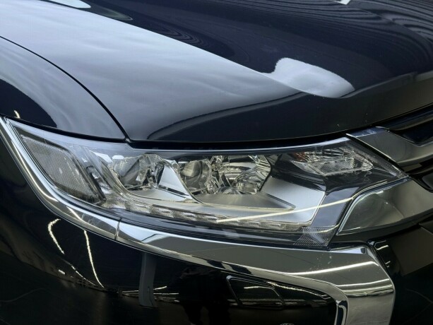mitsubishi-outlander-elektrisitetbensin-2018-big-3