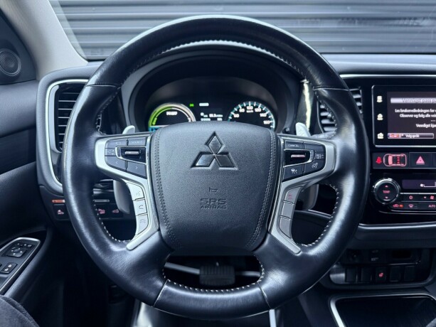 mitsubishi-outlander-elektrisitetbensin-2018-big-13