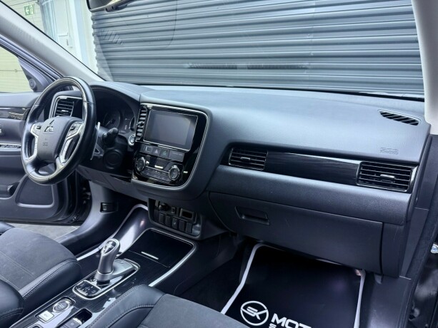 mitsubishi-outlander-elektrisitetbensin-2018-big-11