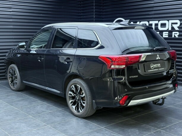 mitsubishi-outlander-elektrisitetbensin-2018-big-1