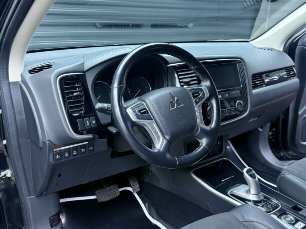 mitsubishi-outlander-elektrisitetbensin-2018-big-10