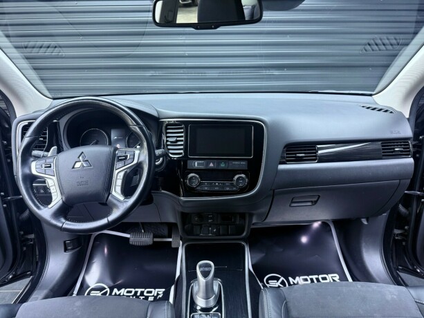 mitsubishi-outlander-elektrisitetbensin-2018-big-9