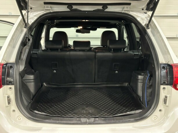 mitsubishi-outlander-elektrisitetbensin-2019-big-11