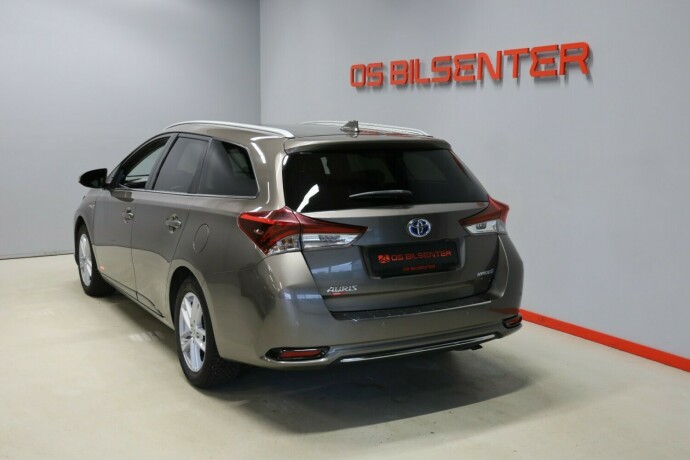 toyota-auris-elektrisitetbensin-2019-big-2