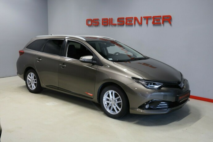 toyota-auris-elektrisitetbensin-2019-big-1