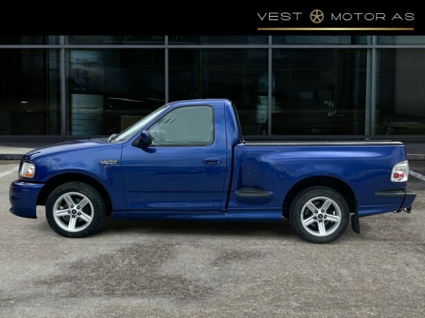 ford-svt-lightning-bensin-2004-big-3