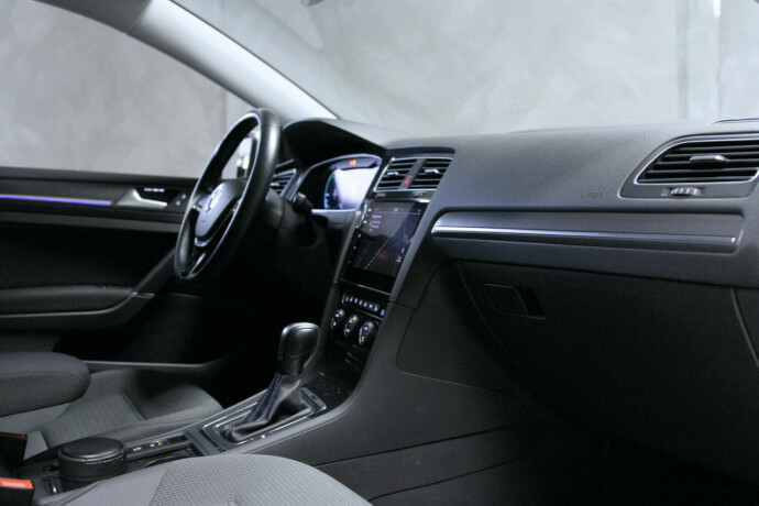 volkswagen-golf-elektrisitet-2020-big-4