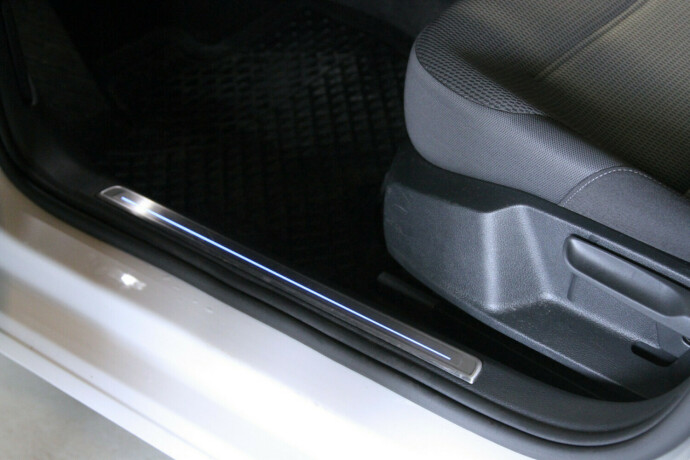 volkswagen-golf-elektrisitet-2020-big-16