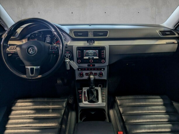 volkswagen-passat-diesel-2013-big-13