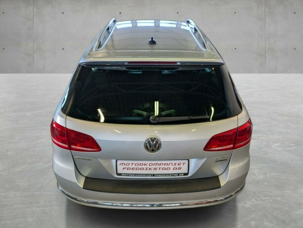 volkswagen-passat-diesel-2013-big-11