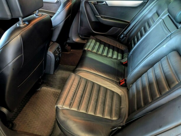 volkswagen-passat-diesel-2013-big-20