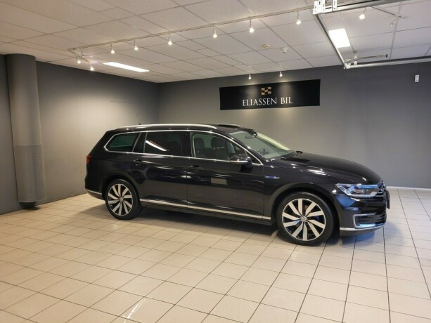 volkswagen-passat-elektrisitetbensin-2017-big-2