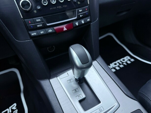 subaru-outback-bensin-2012-big-24