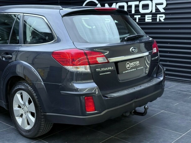 subaru-outback-bensin-2012-big-8