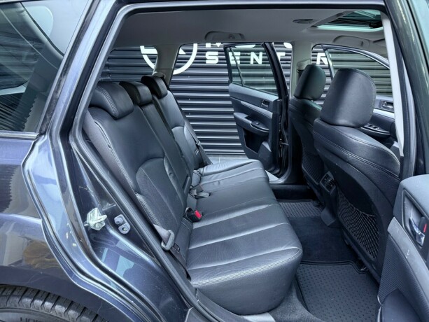 subaru-outback-bensin-2012-big-31