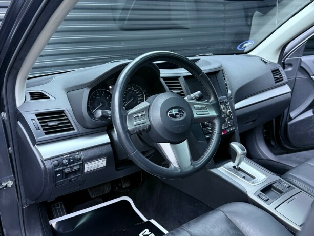 subaru-outback-bensin-2012-big-13