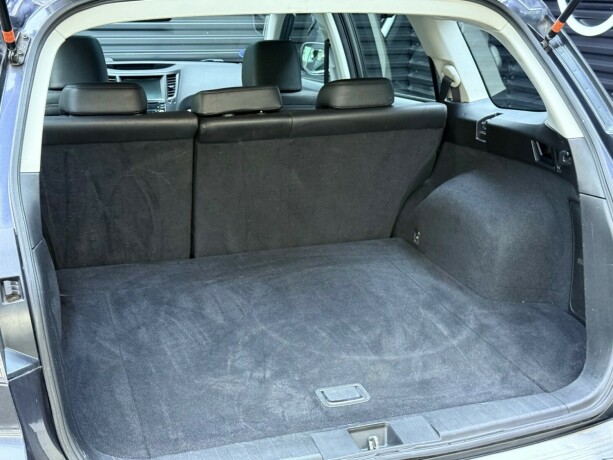 subaru-outback-bensin-2012-big-32