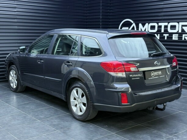 subaru-outback-bensin-2012-big-3