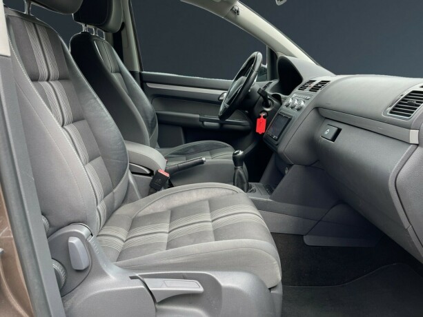 volkswagen-touran-diesel-2013-big-12