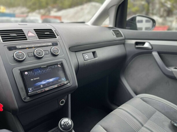 volkswagen-touran-diesel-2013-big-19