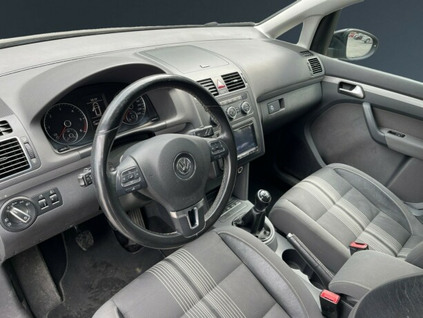 volkswagen-touran-diesel-2013-big-10