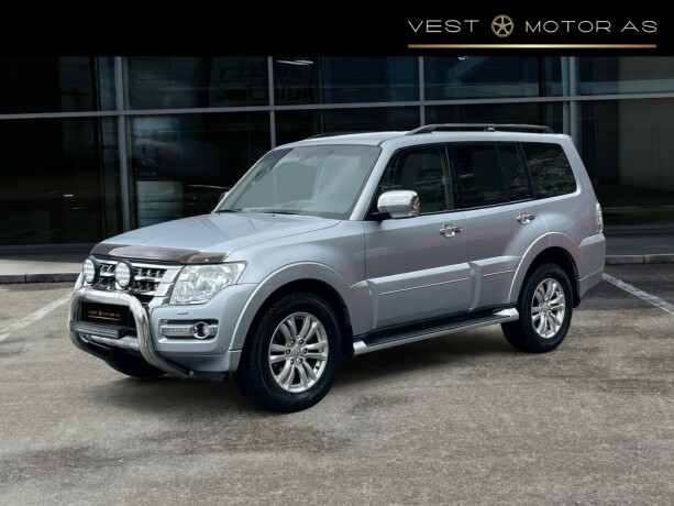 mitsubishi-pajero-diesel-2017-big-2