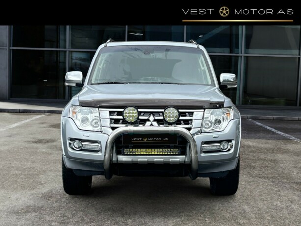 mitsubishi-pajero-diesel-2017-big-1