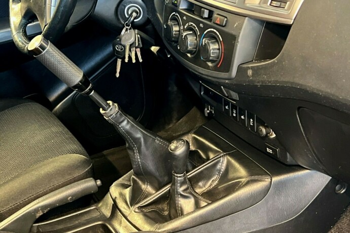 toyota-hilux-diesel-2015-big-15