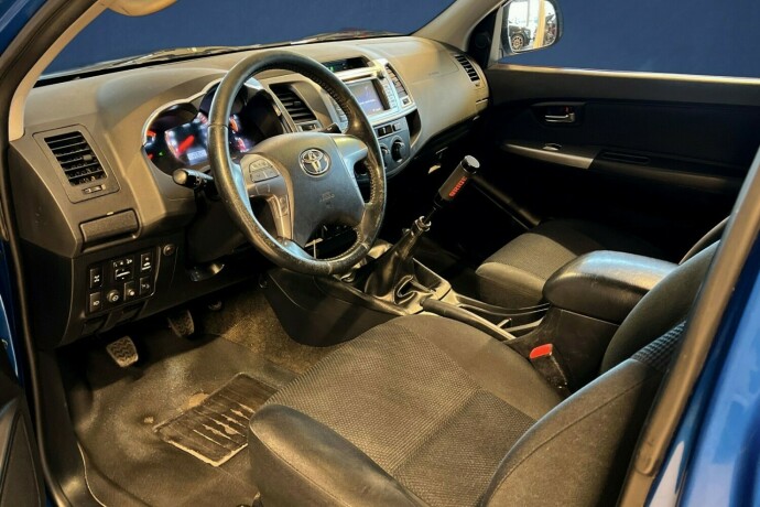 toyota-hilux-diesel-2015-big-9
