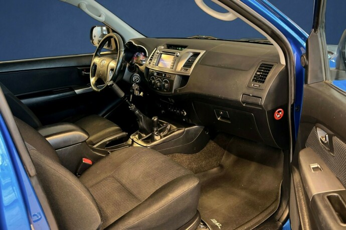 toyota-hilux-diesel-2015-big-11
