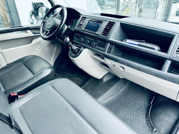 volkswagen-transporter-diesel-2019-big-14