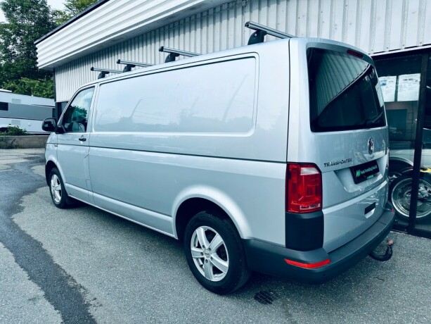 volkswagen-transporter-diesel-2019-big-5