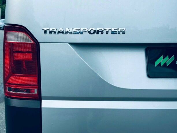volkswagen-transporter-diesel-2019-big-25