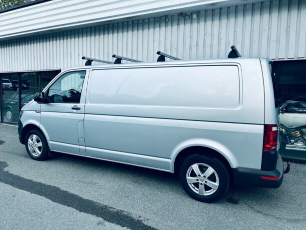 volkswagen-transporter-diesel-2019-big-4
