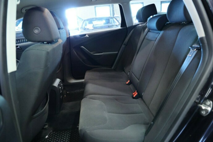 volkswagen-passat-diesel-2008-big-11