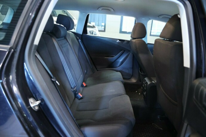 volkswagen-passat-diesel-2008-big-13